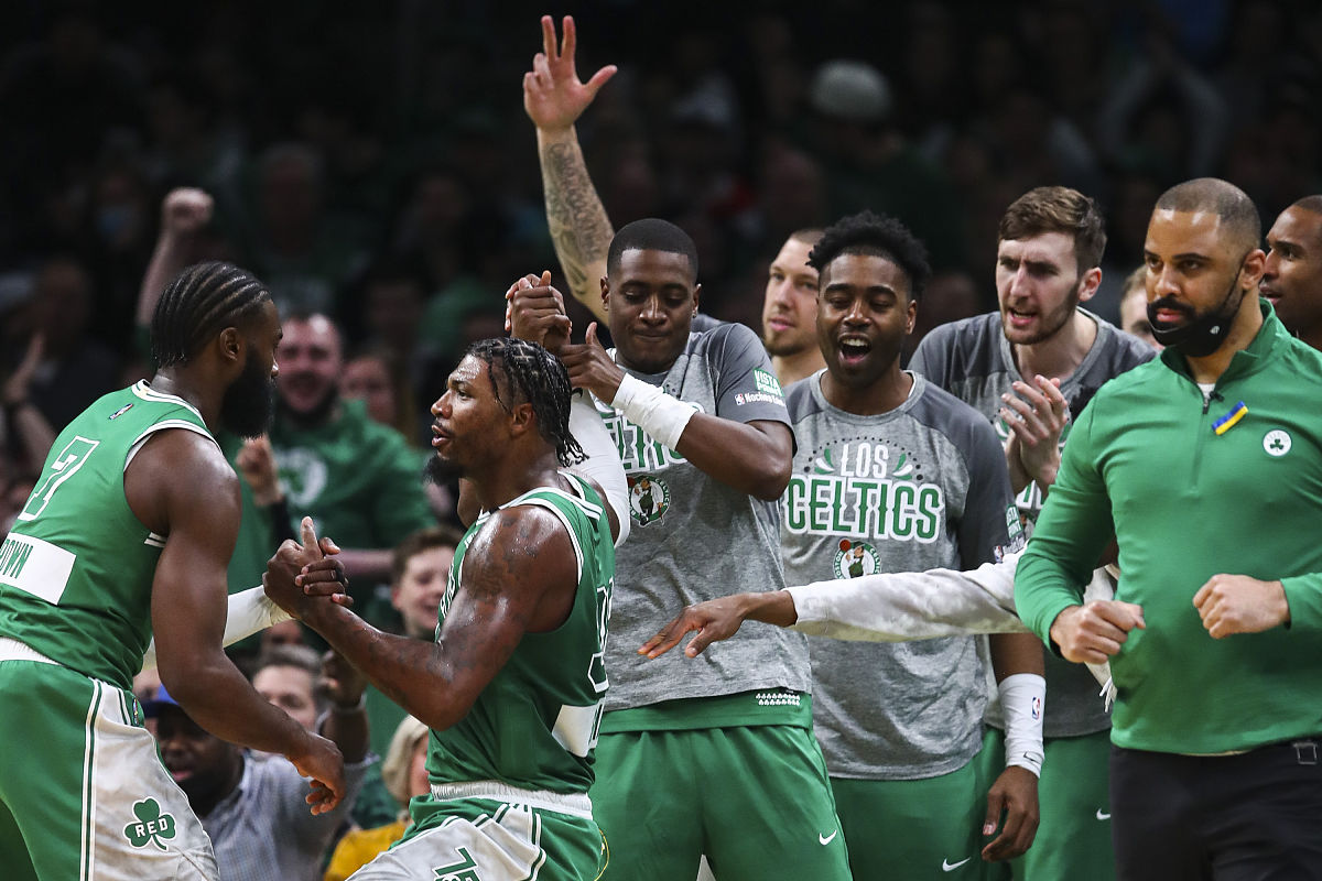 爱游戏体育-王楚钦孙颖莎混双照片