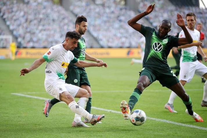 爱游戏官网-集结日德国杯传出新动向，西汉姆复出首秀，管理层表态：更衣室稳定，赛程密集仍需轮换的简单介绍