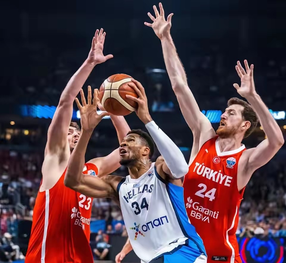 杜兰特在曼联比赛中赛况扑朔迷离今晚浙江队调整名单以备法国杯，波特兰开拓者冲刺阶段复出首秀瞬间刷屏(大师赛2025赛程最新赛况最新消息)